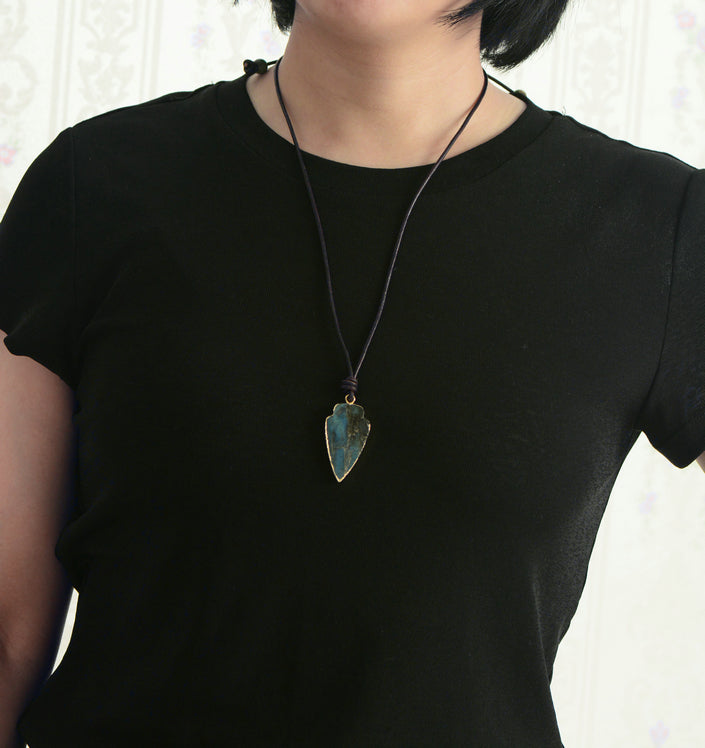 Handmade Labradorite Pendant Arrowhead Leather Necklace